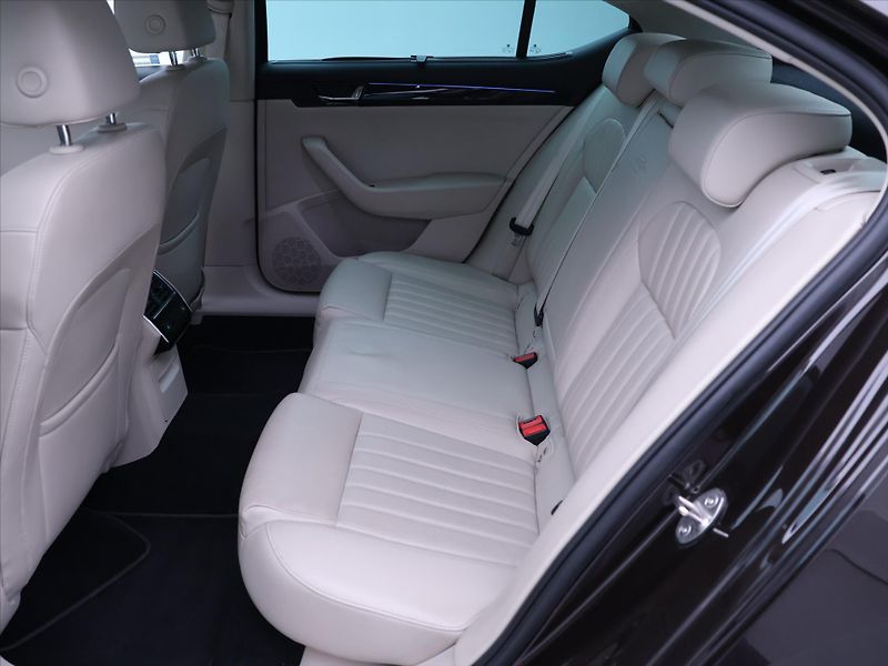Škoda Superb 2,0 TDI 110kW L&K CZ Xenon - fotka 14 z 33