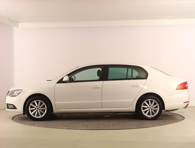 Škoda Superb (2015) Ambition 1.4 TSI, Xenony - fotka 3 z 18