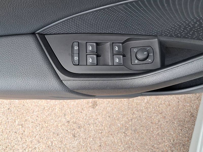 Škoda Octavia (2026) IV FC Sportline 1.5 TSI m-HEV - fotka 18 z 31