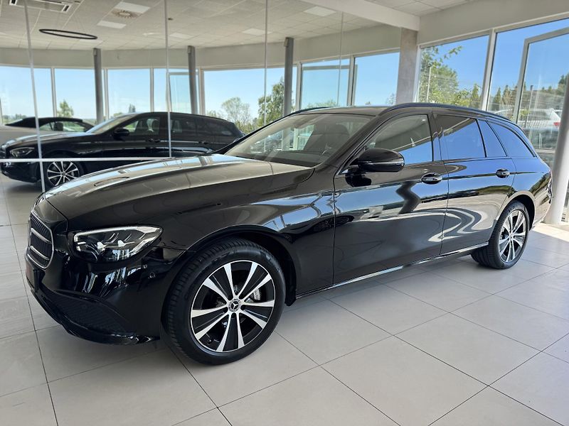 Mercedes-Benz Třídy E 300de 4MATIC*Webasto*Panorama - fotka 2 z 43
