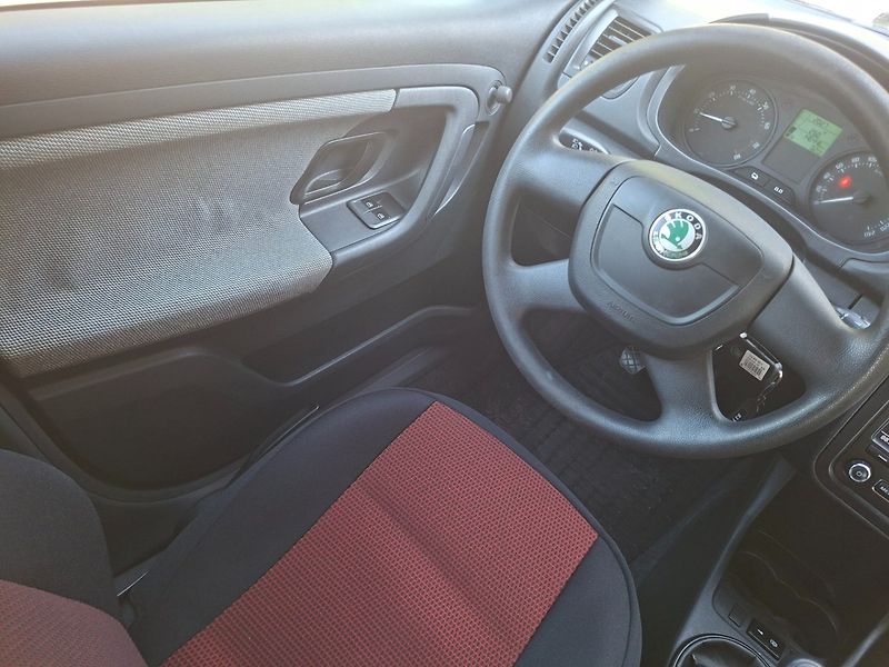 Škoda Fabia (2011) 1.2i 51kW -FACELIFT-KLIMA - fotka 12 z 36