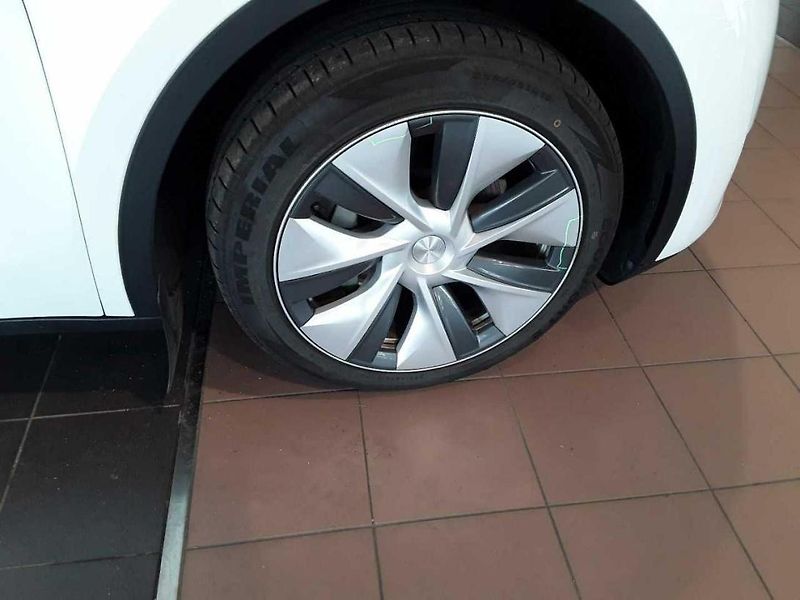 Tesla Model Y LONG RANGE DUAL MOTOR TZ 92,4% - fotka 6 z 7