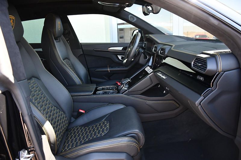 Lamborghini Urus 4.0 V8  - fotka 13 z 59