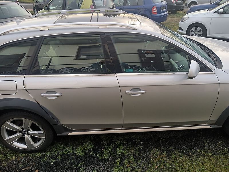 Audi A4 2.0 TDI ALLROAD 4x4 Panorama - fotka 6 z 22
