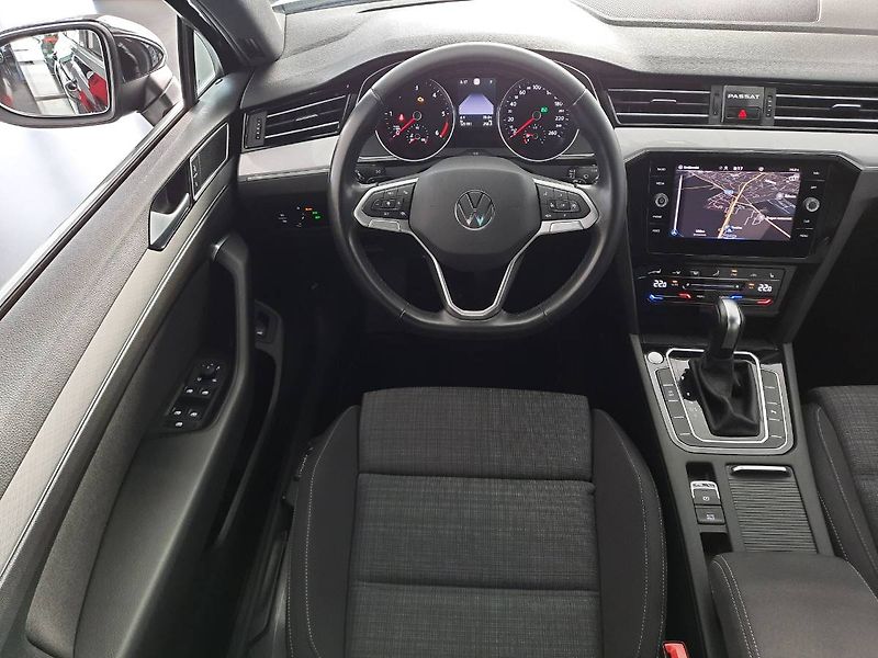 Volkswagen Passat Variant (2023) 2.0 TDI (110kW/150k) DSG, Busi - fotka 11 z 27