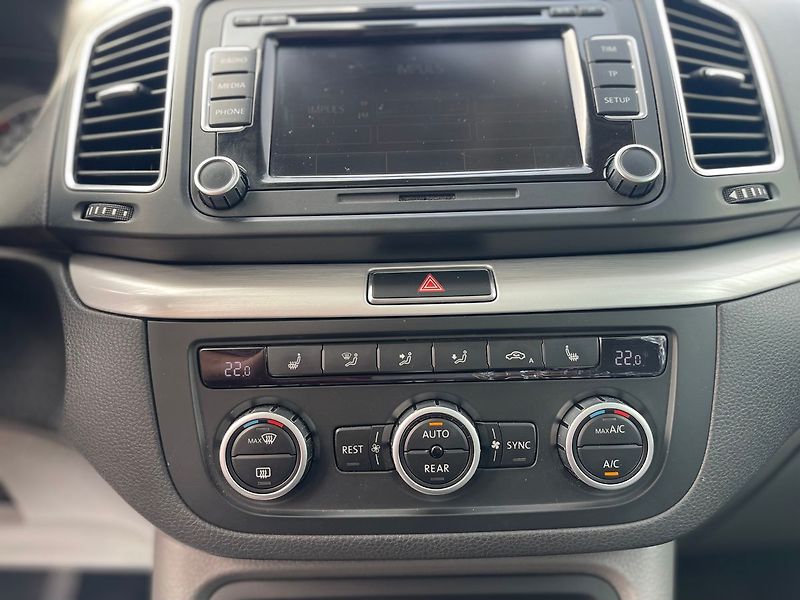 Volkswagen Sharan 2.0TDI 103kw*7MÍST*EL.DVEŘE - fotka 29 z 39