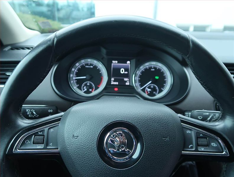 Škoda Octavia (2015) Laurin&Klement 2.0 TDI, 4X4 - fotka 19 z 19