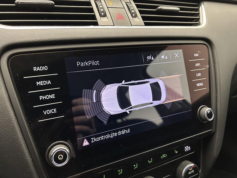 Škoda Octavia 2.0 TDI Style Plus - fotka 12 z 26