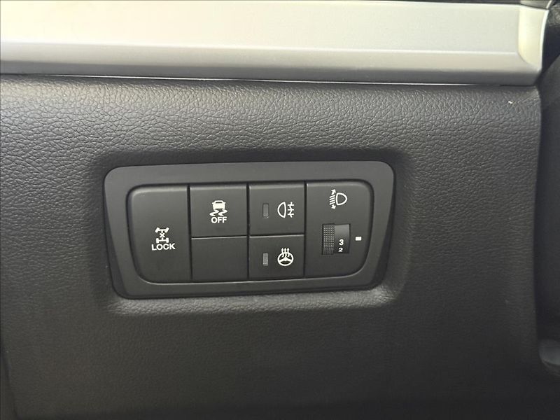 SsangYong Korando 2,0   110 kW,SERVISKA,4x4, - fotka 10 z 25