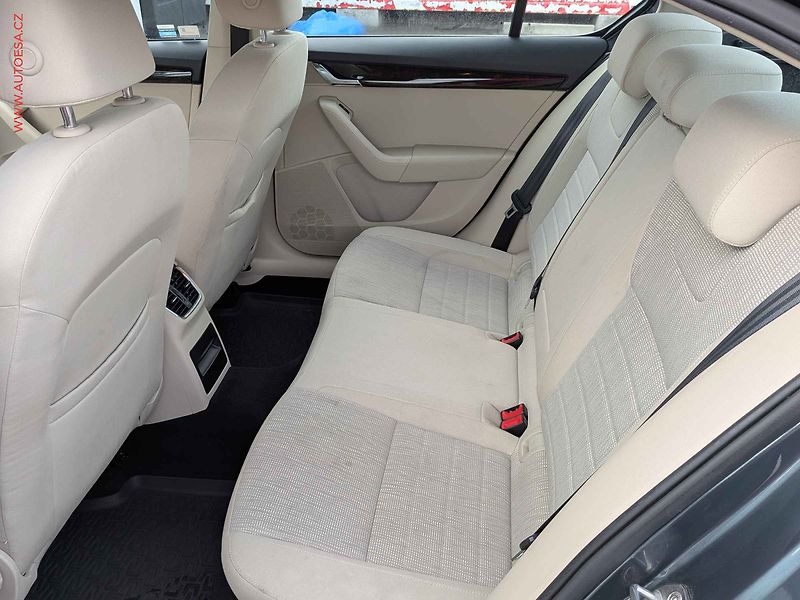 Škoda Octavia (2015) 1.8TSi, ČR, Elegance, DSG - fotka 10 z 13