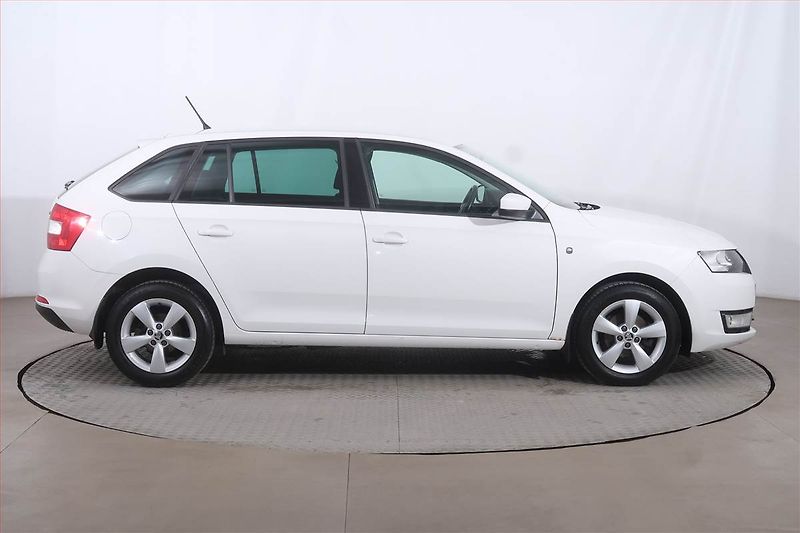 Škoda Rapid (2014) Spaceback 1.2 TSI, Serv.kniha - fotka 6 z 21