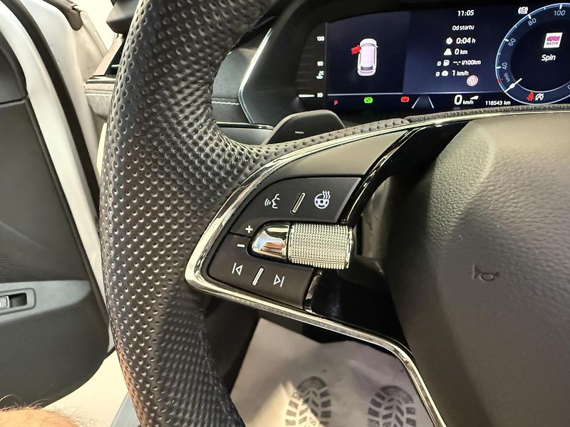 Škoda Octavia 2.0 TDI 110kW DSG Style Combi - fotka 13 z 21