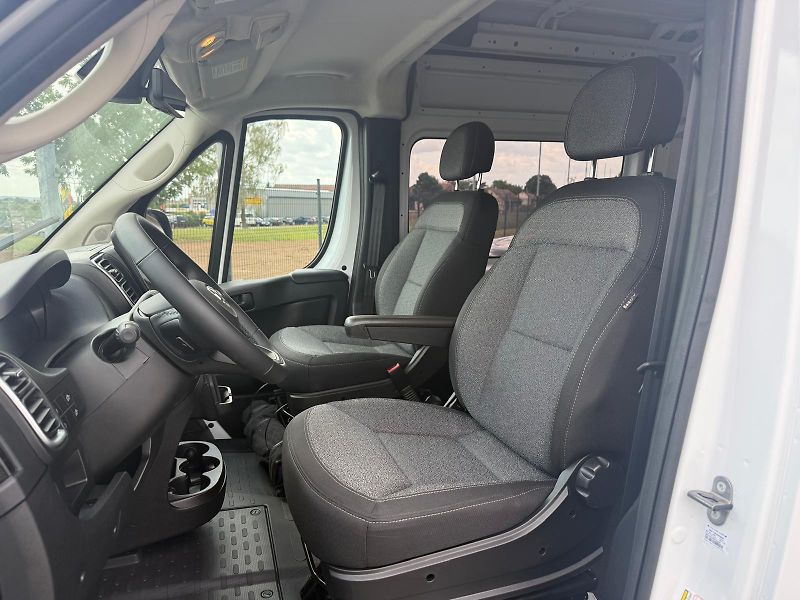 RAM ProMaster (2025) 3500 SLT 3.6L V6 VVT High Roof - fotka 10 z 16
