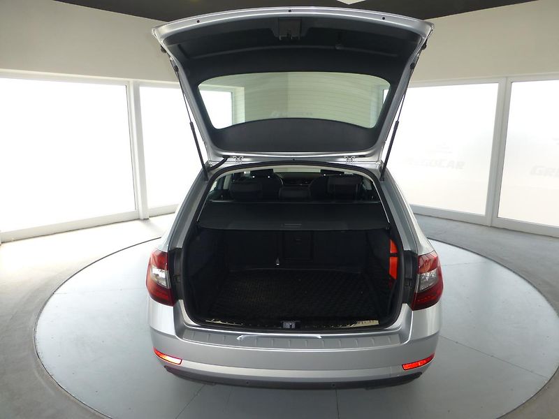 Škoda Octavia (2017) 2,0TDI*NAVIGACE**ALU**PARK.S - fotka 25 z 27