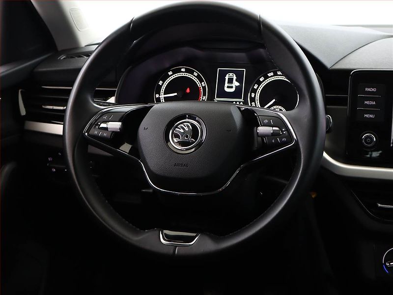 Škoda Scala (2022) 1.0 TSI, Tempomat - fotka 13 z 16