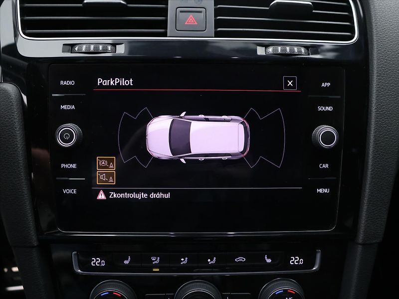 Volkswagen Golf 2,0 TSI GTI Performance DSG - fotka 26 z 29