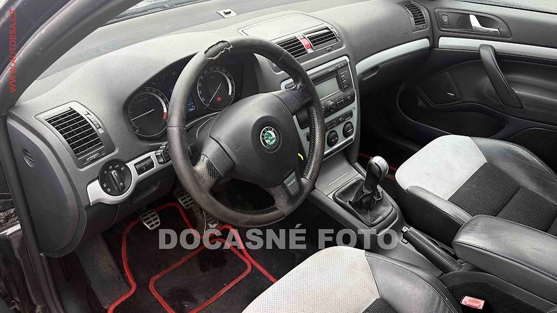Škoda Octavia (2009) 2.0 TSI, bixen, autoAC - fotka 3 z 3