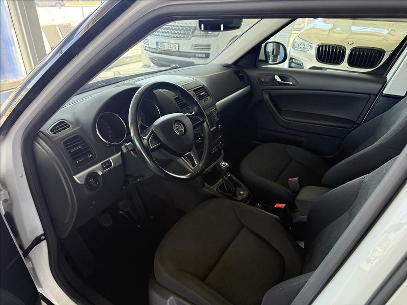 Škoda Yeti 2,0   TDI,4x4,PŮVOD ČR,2.MAJIT - fotka 7 z 23