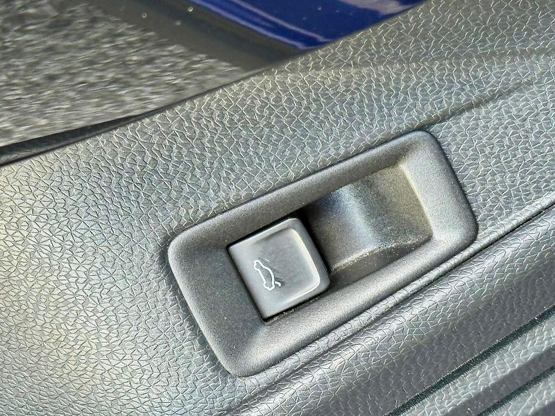 Volkswagen ID.4 (2020) 82kWh, SoH 86% 1ST MAX, MASÁŽE - fotka 21 z 27