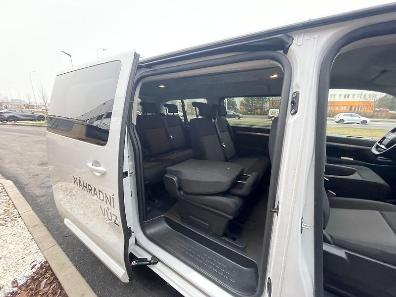 Toyota ProAce Verso 2.0D-4D 144HP M/T Business 8S - fotka 30 z 30