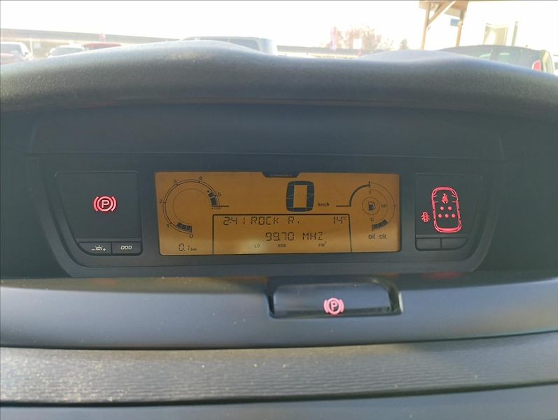 Citroën C4 Picasso 1,6 HDi - fotka 11 z 15