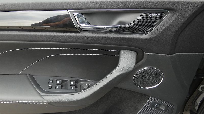 Škoda Kodiaq 2,0 TSI 140 kW L&K 4x4 DSG - fotka 9 z 27