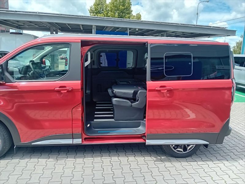 Ford Tourneo Custom (2026) 2,0 EcoBlue 125kW/170k AWD  Ac - fotka 3 z 15