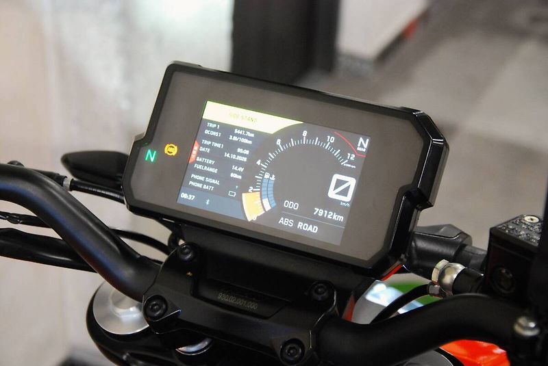 KTM 390 Duke (2019) Duke 390 - 7912 km, hezký stav - fotka 10 z 20