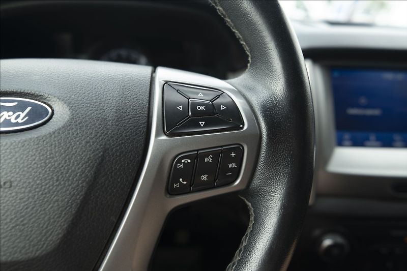 Ford Ranger 2,0 EcoBlue 4WD DOUBLE CAB ČR - fotka 29 z 37