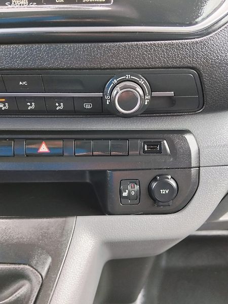 Opel Vivaro (2021) - fotka 24 z 28