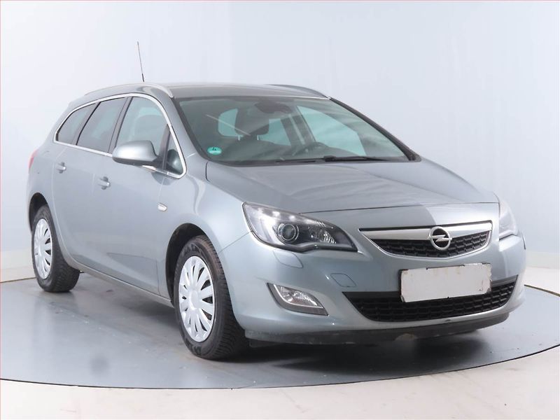 Opel Astra (2012) 1.7 CDTI, Xenony, Tempomat - fotografie inzerátu