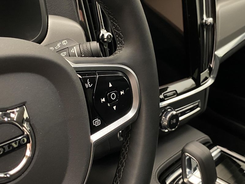 Volvo V90 T6 AWD RECHARGE DARK PLUS - fotka 21 z 60