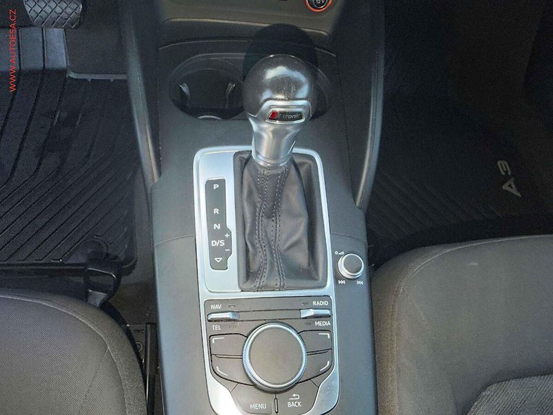 Audi A3 (2015) 1.6 TDi, ČR, AT, bixen, AC - fotka 14 z 14