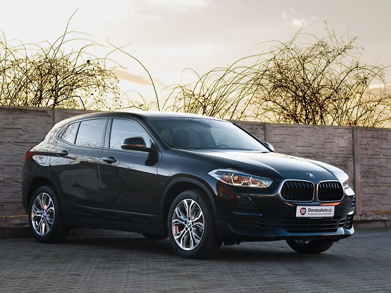 BMW X2 sDrive18i Advantage,ShadowLine - fotka 3 z 31