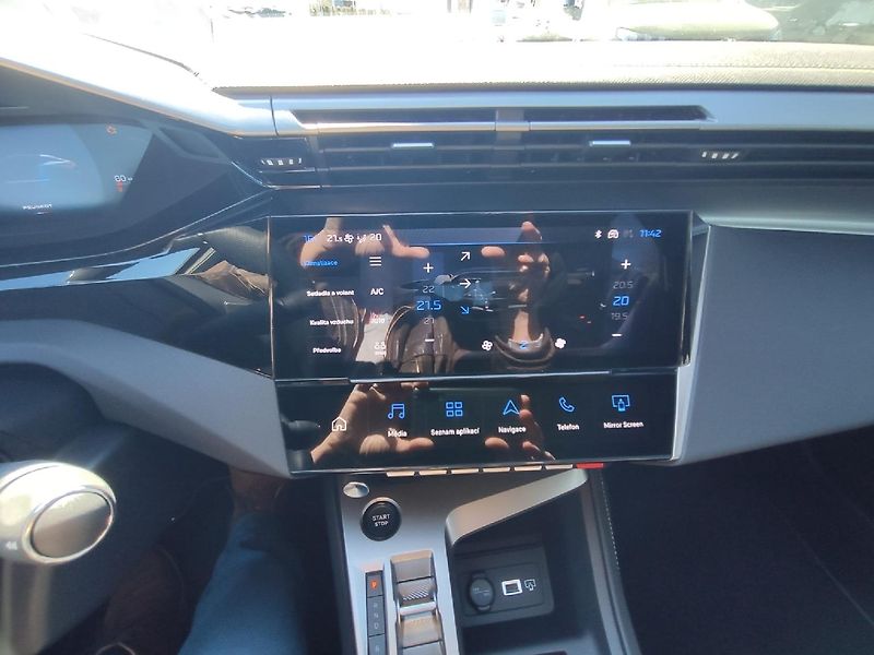 Peugeot 408 (2026) GT PLUG-IN HYBRID 240k AUT 7  - fotka 24 z 35