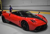 dále třeba Pagani Huayra
