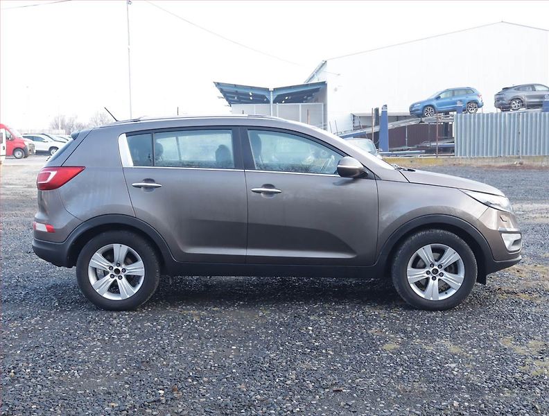 Kia Sportage (2011) 1.6 GDI, Tempomat - fotka 6 z 15