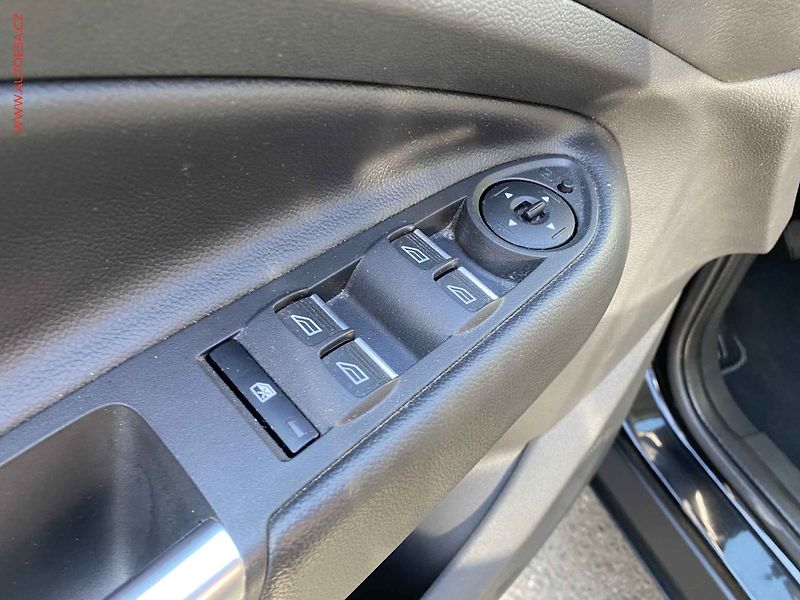 Ford Kuga (2018) 1.5 EB, Trend, TZ - fotka 13 z 16