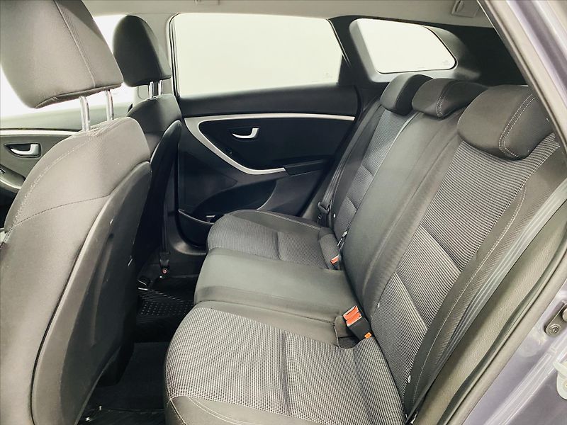 Hyundai i30 1,6 GDi 99 kW 1.maj. ČR Komfor - fotka 6 z 25