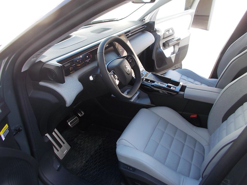 Citroën C5 Aircross MAX Plug-in Hybrid 225 Automat - fotka 8 z 15