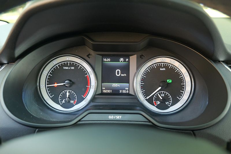 Škoda Octavia 1.0 TSI DSG CarPlay Tažné Senz - fotka 18 z 30