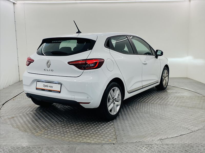 Renault Clio 1,0 TCe 74kw LED 1. maj. ČR - fotka 2 z 26