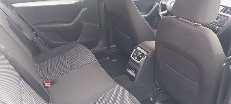 Škoda Octavia 1.4 TSI Ambition 103kW - fotka 13 z 26