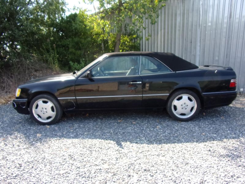Mercedes-Benz Třídy E (1995) 320 E 162kW PŘEDRENOVAČNÍ STAV - fotka 8 z 18