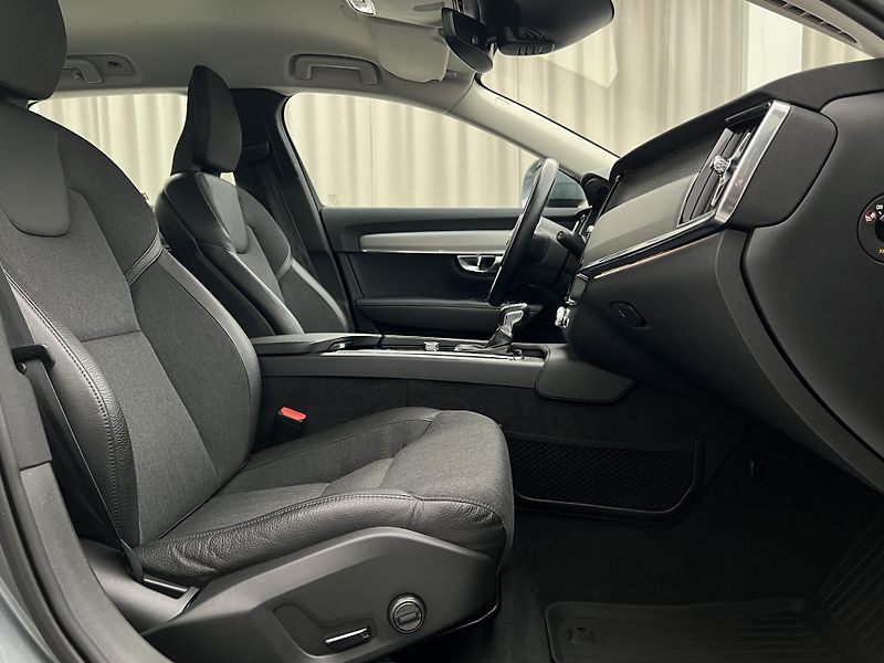 Volvo V90 CC D4 POLESTAR AWD AUT - fotka 17 z 44