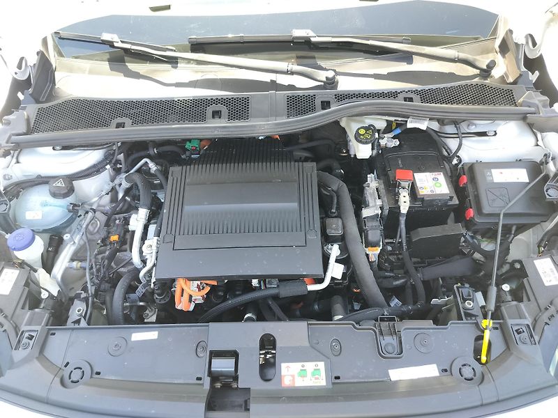 Peugeot 208 e, navigace - fotka 25 z 25