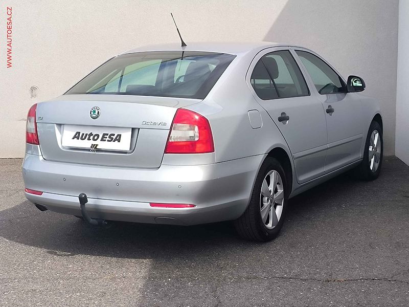 Škoda Octavia (2013) 1.6.TDI, ČR, AC, park.asist - fotka 4 z 15