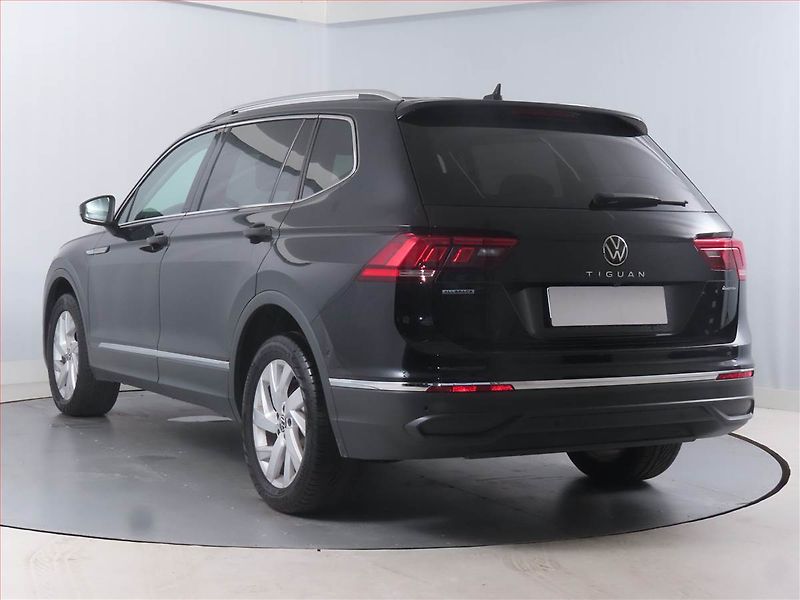 Volkswagen Tiguan Allspace (2022) 2.0 TDI - fotka 4 z 34