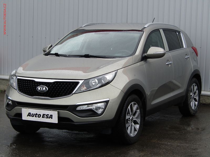 Kia Sportage (2015) 1.7CRDi, ČR, AC, park. kamera - fotka 3 z 23