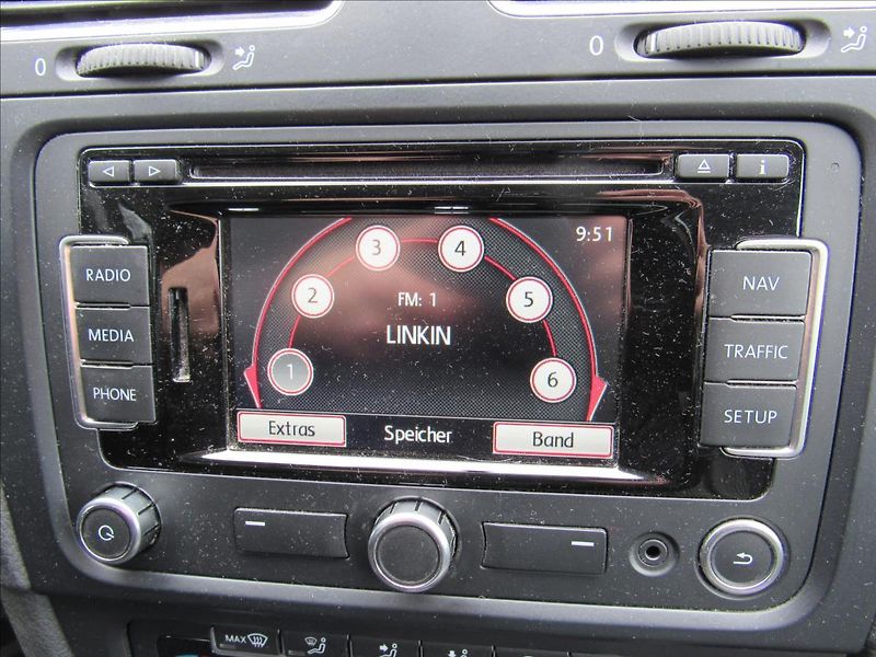 Volkswagen Golf 1,2 TSI 77kW Variant BlueMotio - fotka 16 z 29